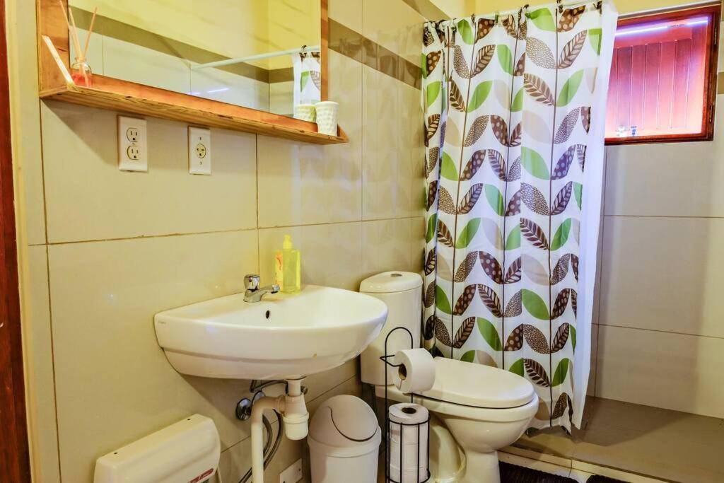 Iona'S Home: Vibrant 2Bedroom Home Near Виллемстад Экстерьер фото